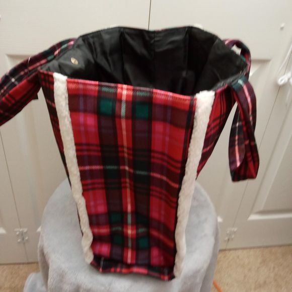 NWT Victoria's Secret VS Red Plaid Print Tote with Faur Fur Edging - Picture 2 of 10